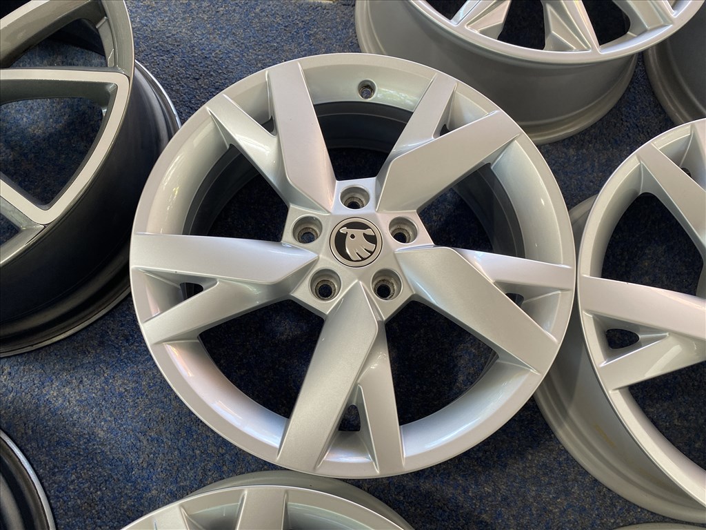 (3755) Skoda 17 gyári alufelni felni, 5x112, Octavia 7. kép