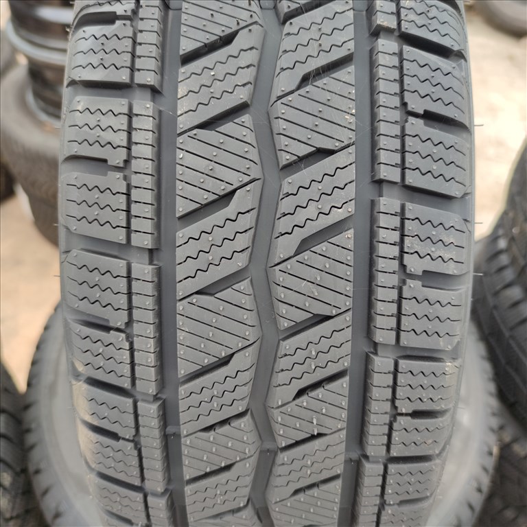  205/65 R15C ÚJ!! Hankook téli gumi 140000ft a 4db/232/ 1. kép
