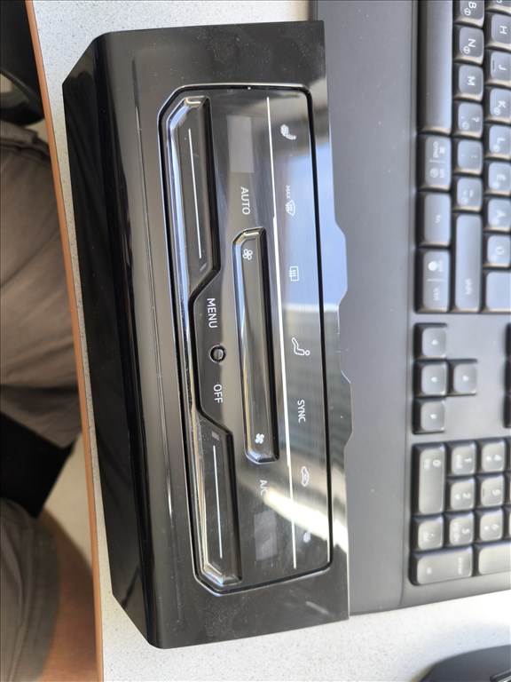 Volkswagen csoport érintős klíma panel 1. kép