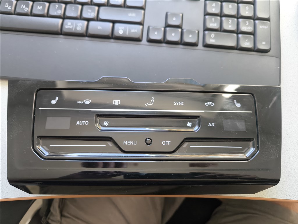 Volkswagen csoport érintős klíma panel 3. kép