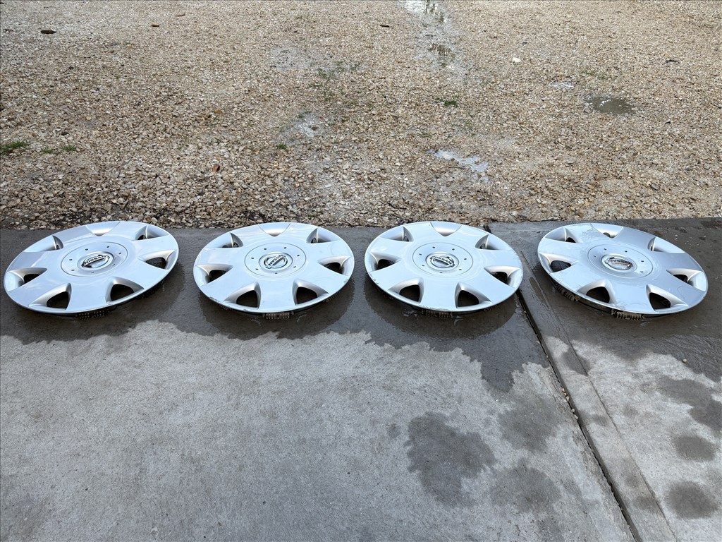 Nissan 15" dísztárcsák olcsón 1. kép