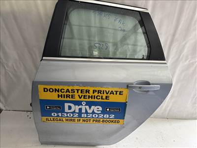 13475 Opel Astra J kombit Bal hátsó  Ajtó   Ezüst Szürke