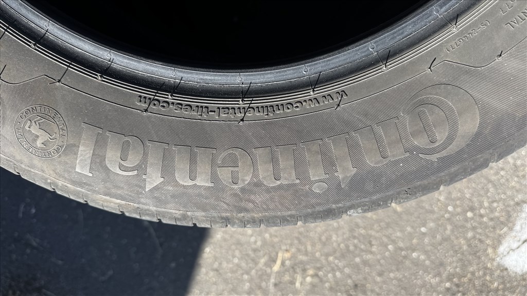  215/6017" használt Continental nyári gumi gumi 4. kép