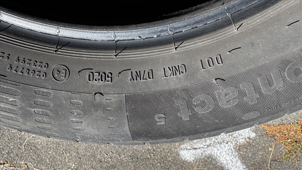  215/6017" használt Continental nyári gumi gumi 5. kép