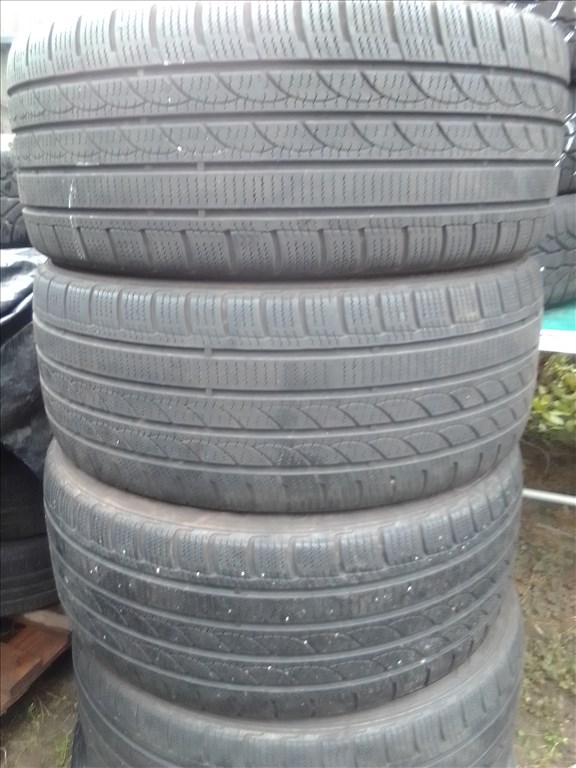  225/45R17 XL Rotolla Ice-Plus S210 téli gumi  1. kép