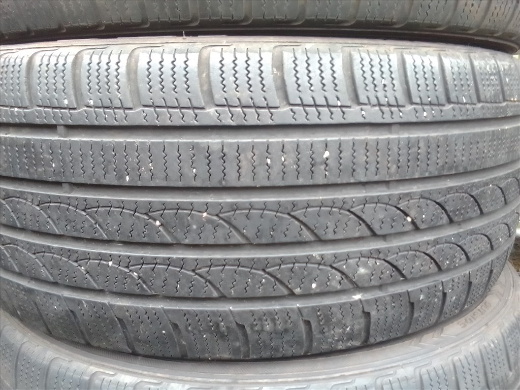  225/45R17 XL Rotolla Ice-Plus S210 téli gumi  5. kép