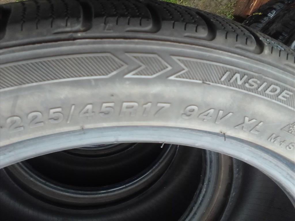  225/45R17 XL Rotolla Ice-Plus S210 téli gumi  7. kép