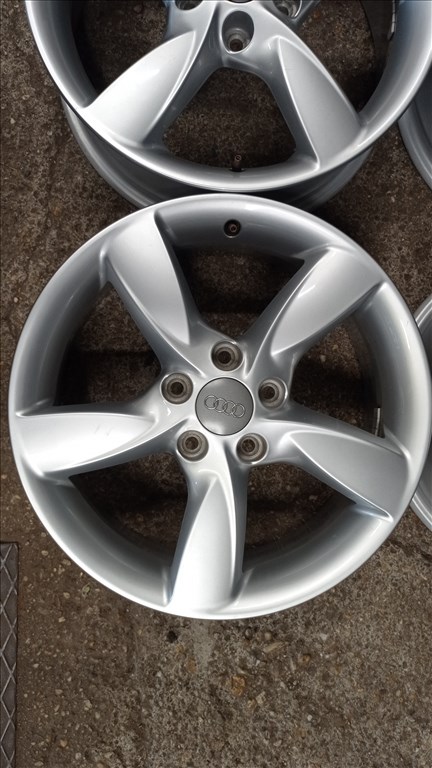  5x112 lyukosztású 6JJ 17" használt (gyári felni) alufelni 2. kép