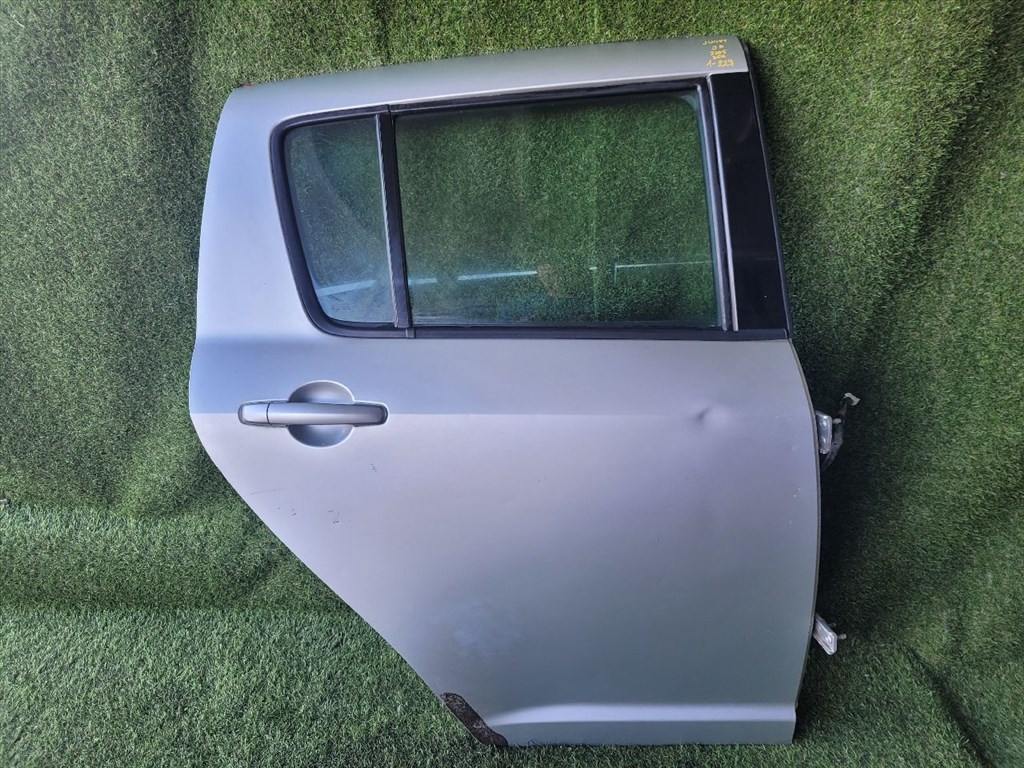 SUZUKI SWIFT III Jobb első Ajtó (Részeivel) E2043R00351 43r001583 1. kép