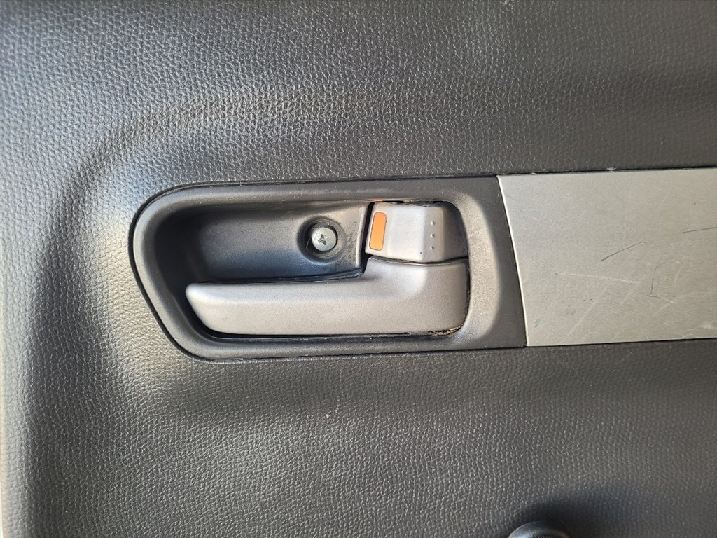 SUZUKI SWIFT III Jobb első Ajtó (Részeivel) E2043R00351 43r001583 15. kép