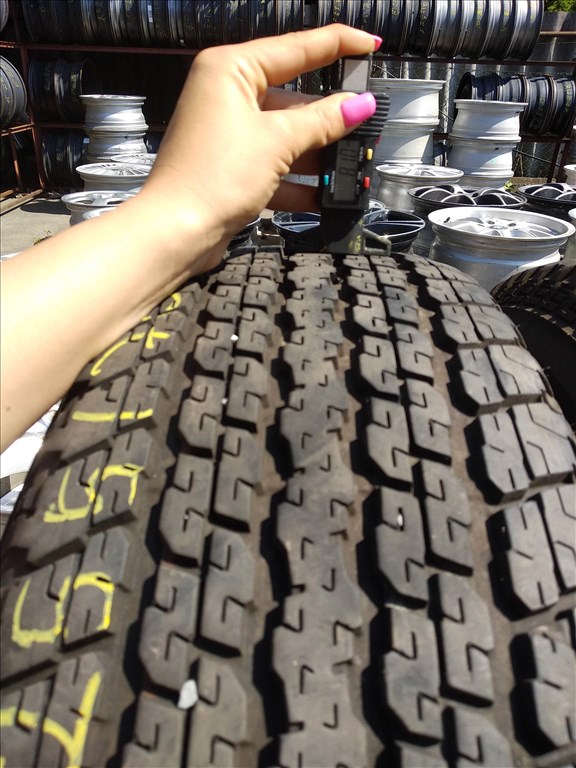 255/70 R18 Bridgestone nyári gumi 70000ft az 5db/492/ 1. kép