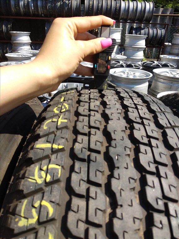 255/70 R18 Bridgestone nyári gumi 70000ft az 5db/492/ 2. kép