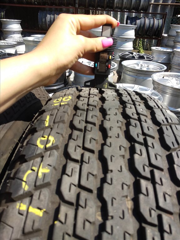 255/70 R18 Bridgestone nyári gumi 70000ft az 5db/492/ 4. kép