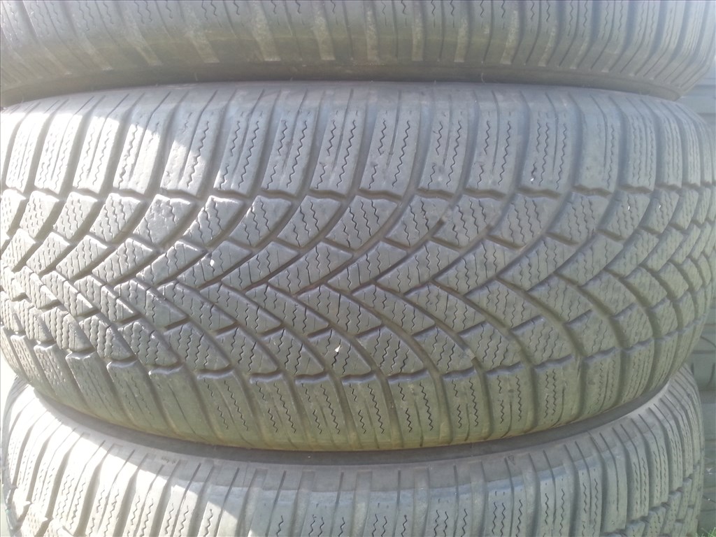  205/60R16 Bridgestone Blizzak LM005 téli gumi garnitúra 2021-es 2. kép