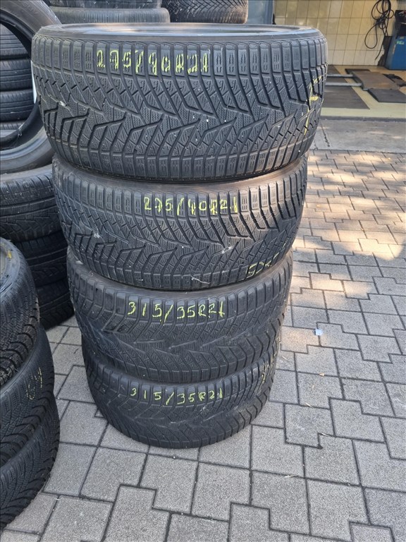  275/4021" 315/3521" újszerű Yokohama BluEarth winter V905 téli gumi szett  1. kép