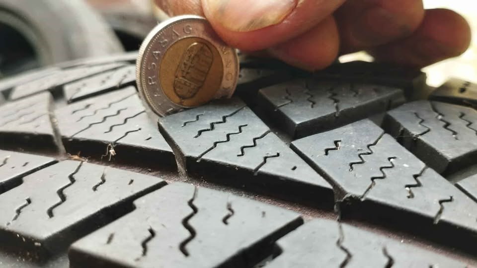 Continental 195 70 R16 H téligumi szett 2. kép