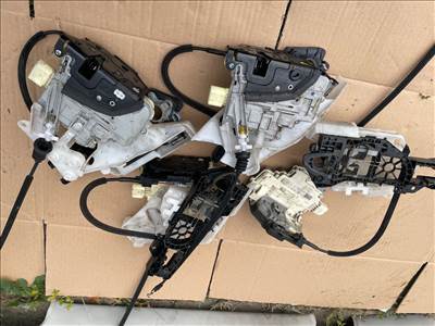 Volkswagen Passat B6 Zár Ajtózár Csomagtérajtó zár