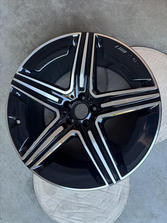 R21 Original Mercedes 11J ET49 - A1674014401 A167 401 4401 1db felni alufelni 1. kép