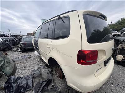 Volkswagen Touran 2.0 TDI alkatrészek eladók’