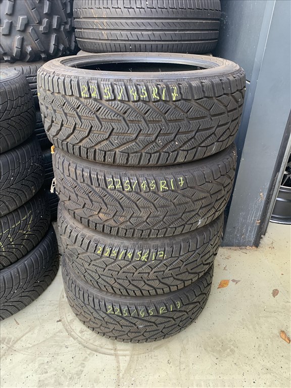  225/4517" újszerű Sebring téli gumi  3. kép