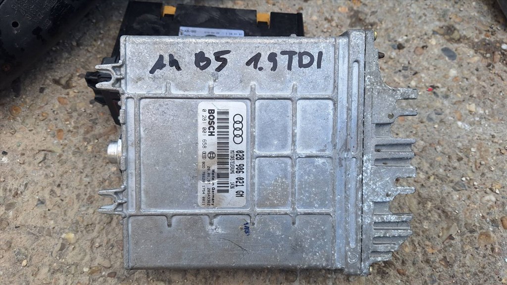 Audi A4 (B5 - 8D) 1.9 tdi motorvezérlő  2. kép