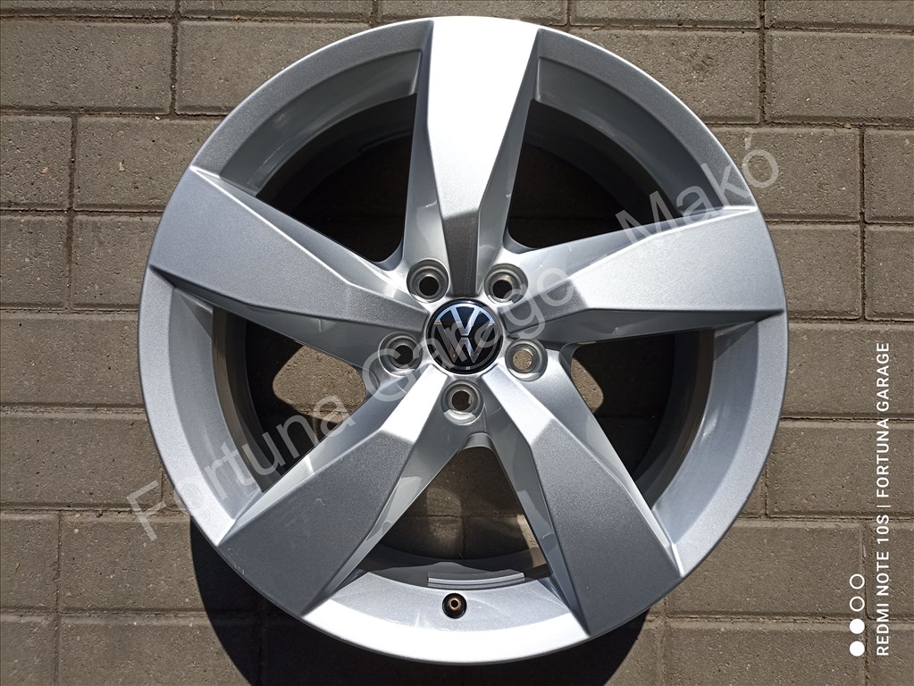 5x100 17" Volkswagen 'Chesterfield' (2GM) újszerű alufelni garnitúra 3. kép