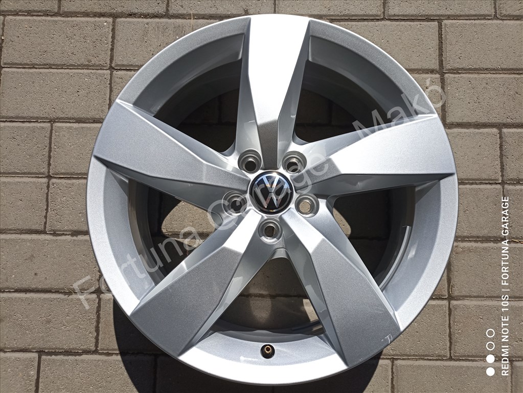 5x100 17" Volkswagen 'Chesterfield' (2GM) újszerű alufelni garnitúra 4. kép