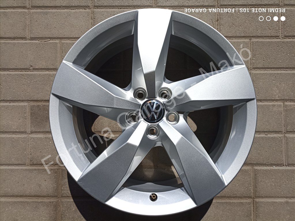 5x100 17" Volkswagen 'Chesterfield' (2GM) újszerű alufelni garnitúra 6. kép