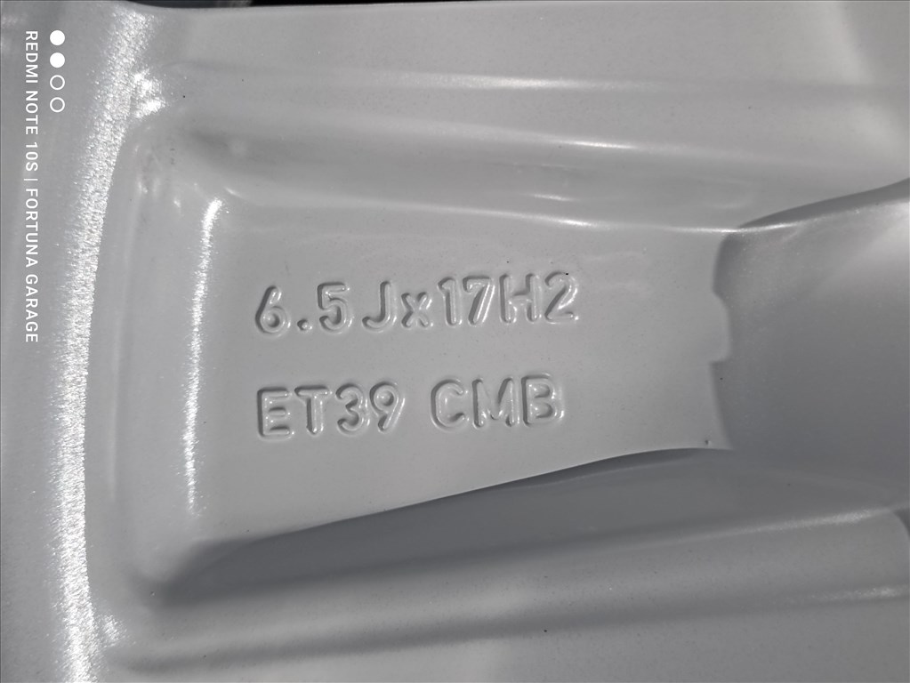 5x100 17" Volkswagen 'Chesterfield' (2GM) újszerű alufelni garnitúra 7. kép