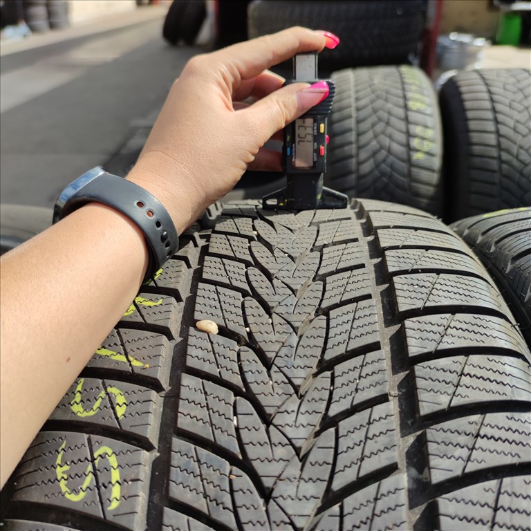  255/40 R20 Imperial téli gumi 99000ft a 4db/65/ 1. kép