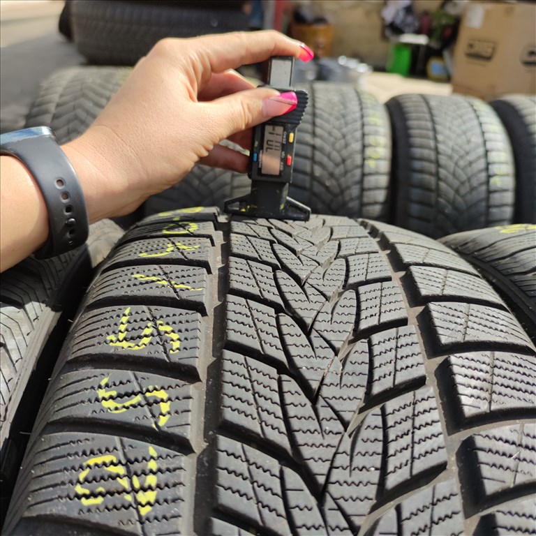  255/40 R20 Imperial téli gumi 99000ft a 4db/65/ 3. kép