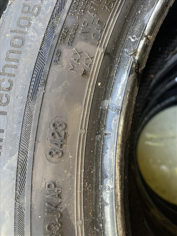  215/5517" újszerű Uniroyal téli gumi 2. kép