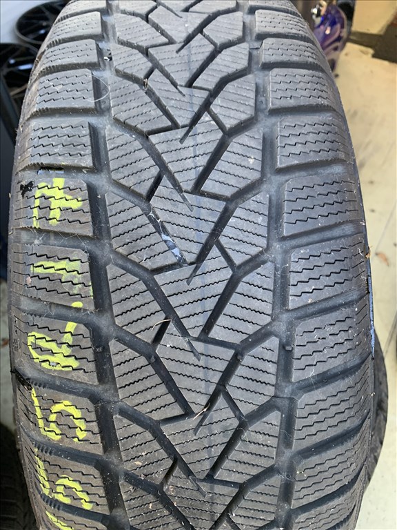  215/5517" újszerű Uniroyal téli gumi 3. kép