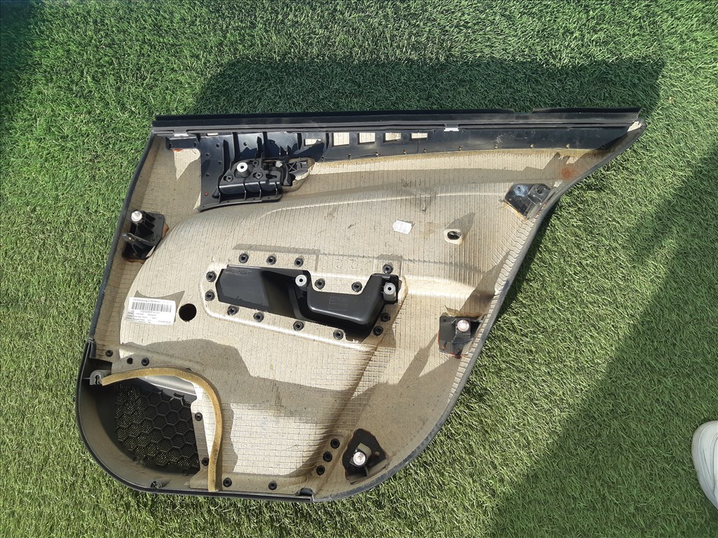 Bontásra: Opel Astra H Enjoy 1.6 benzin, bal hátsó ajtókárpit  13153917 2. kép