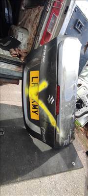 Suzuki Kizashi Csomagtér ajtó 