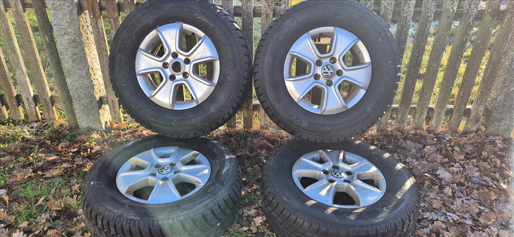  5x120 lyukosztású 16" használt (gyári felni) alufelni, rajta 245/70 használt GTradial téli gumi  1. kép