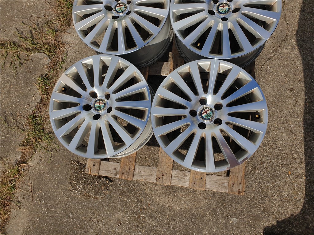 17" 5x110 Alfa Romeo 2. kép