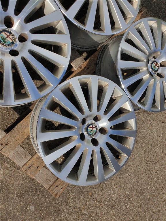17" 5x110 Alfa Romeo 3. kép