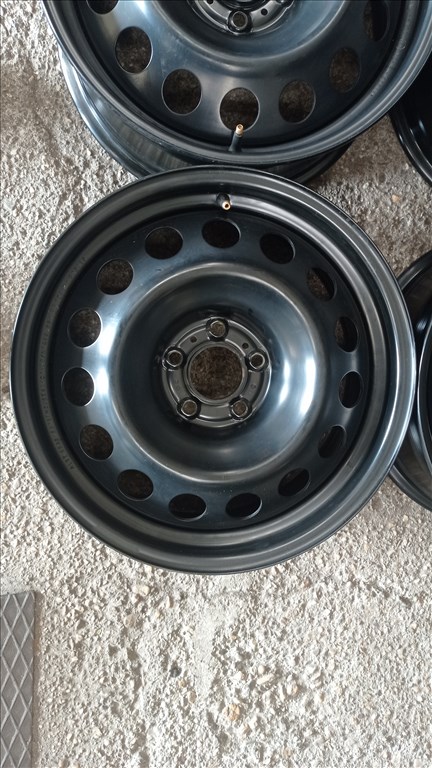  5x108 lyukosztású 7JJ 17" használt (gyári felni) lemezfelni 2. kép