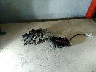 Suzuki Swift II Jobb hátsó Ajtózár *50936*