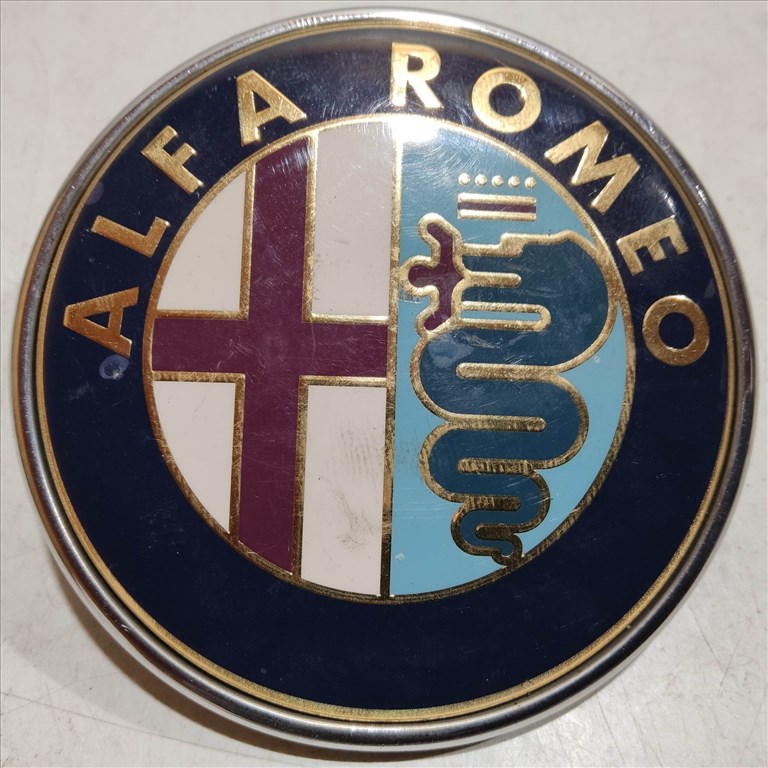 205753 Alfa Romeo MiTo 2008-2013, Alfa 147 2000-2005 első embléma 46558973 1. kép