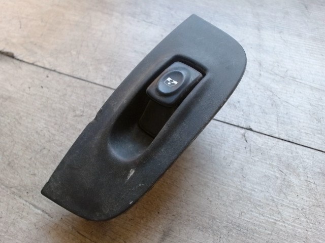 RENAULT MEGANE 99-02 Jobb első ablakemelő kapcsoló 1. kép