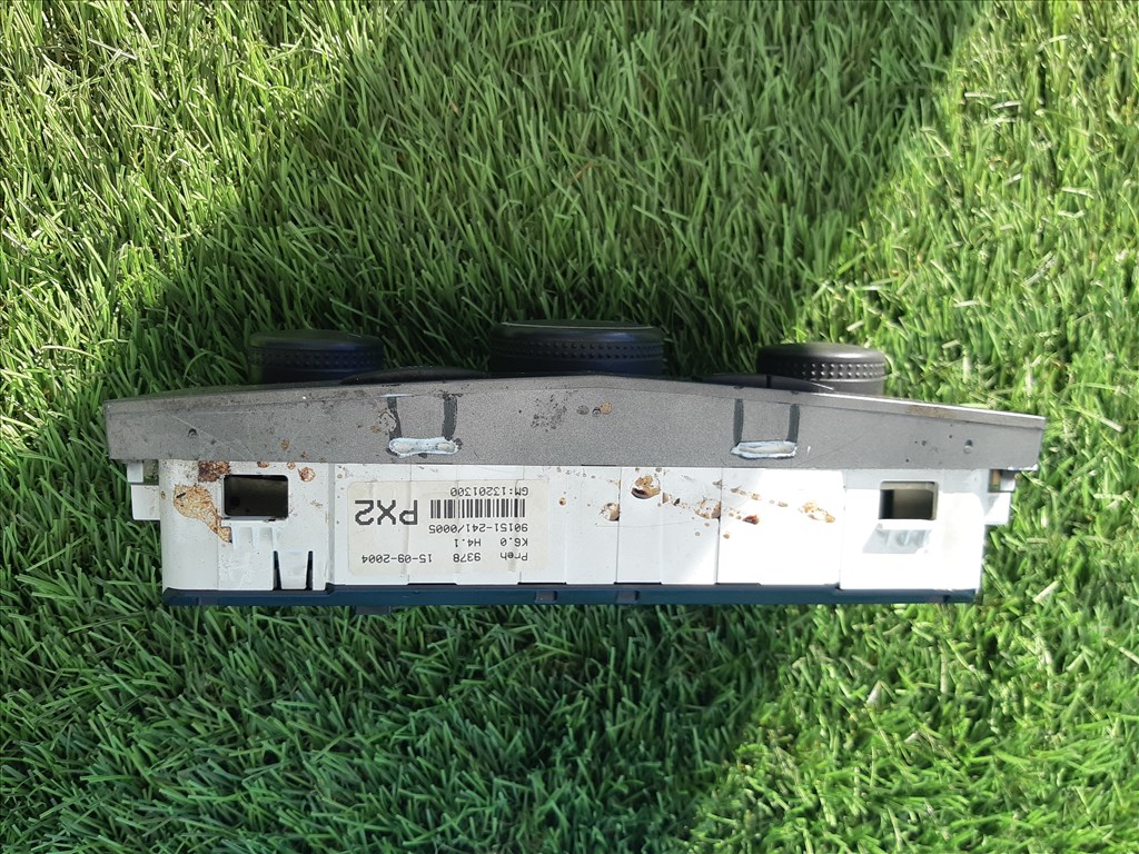 Bontásra: Opel Astra H Enjoy 1.6 benzin, klímavezérlő panel (fűtéskapcsoló) 13123013 13142468 3. kép