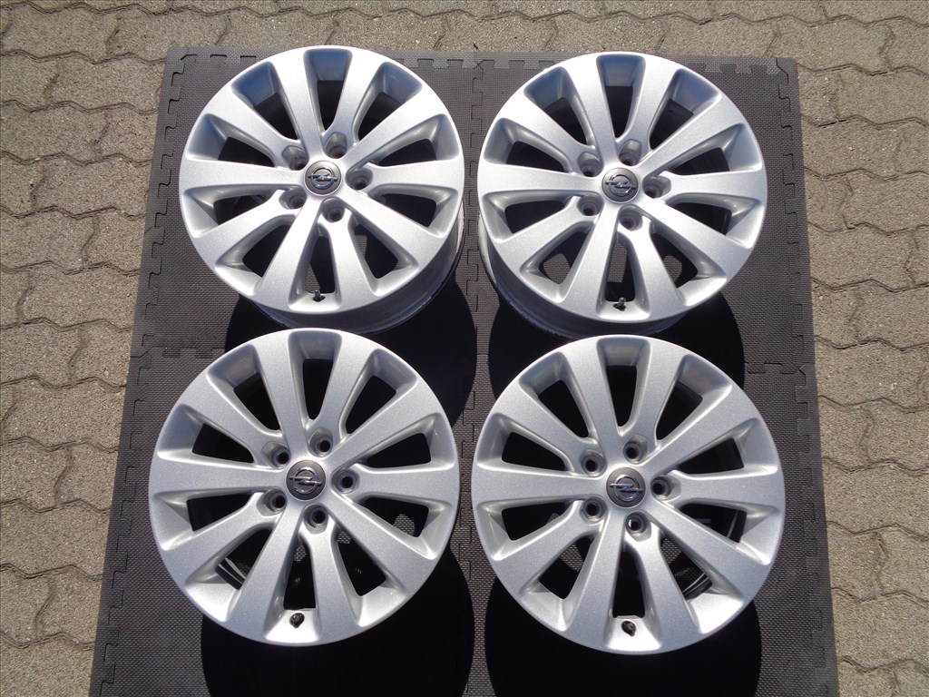 Opel gyári alufelni 17-es, 5×115-ös osztó, eredeti újszerű állapotban eladó. 1. kép