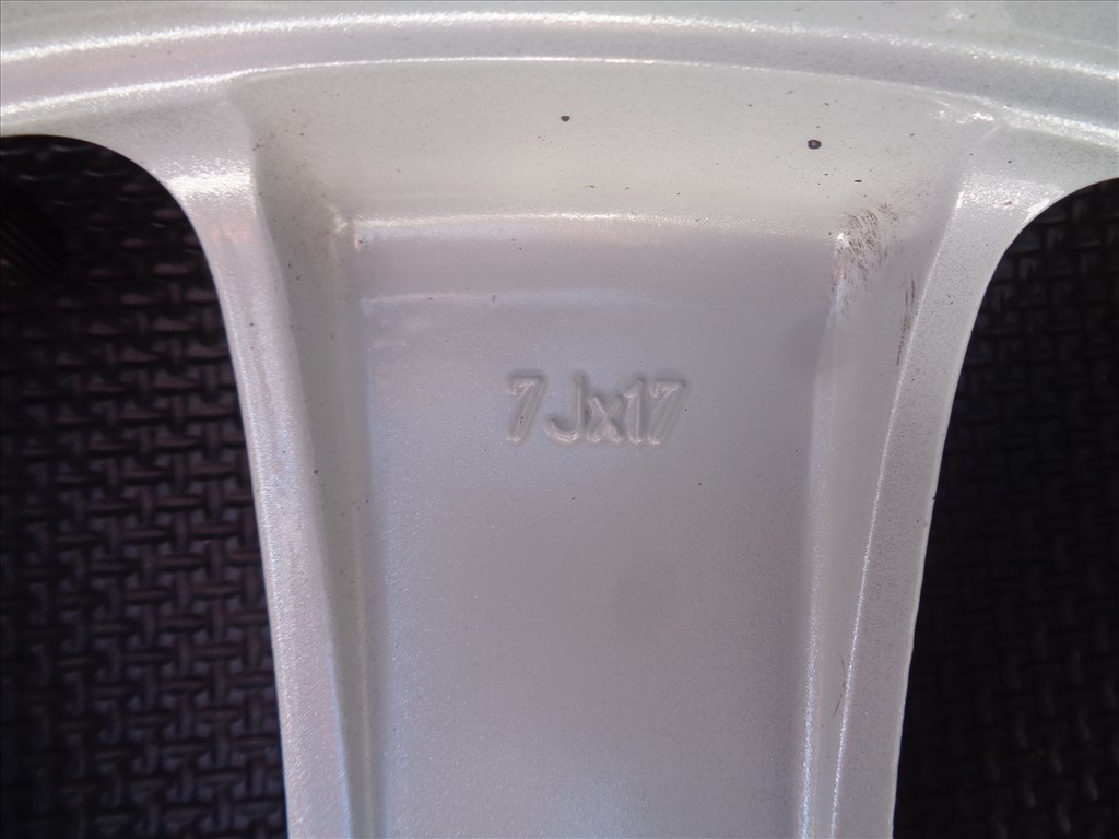 Opel gyári alufelni 17-es, 5×115-ös osztó, eredeti újszerű állapotban eladó. 8. kép