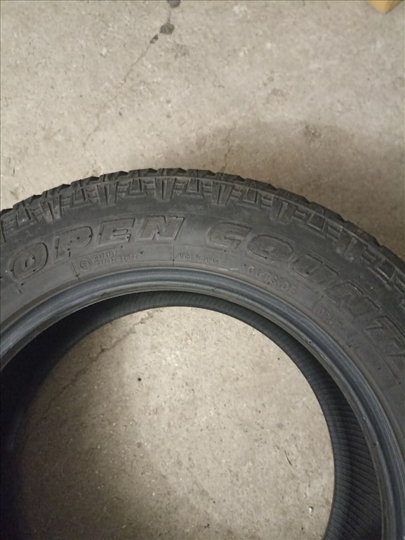  235/6517" használt Toyo Tires téli gumi gumi 9. kép