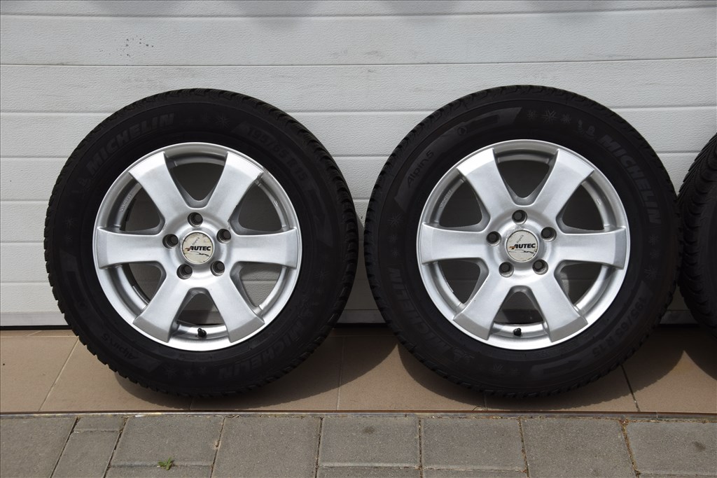  5x112 lyukosztású 15" újszerű Alutec alufelni, rajta 195/65 újszerű Michelin téli gumi  2. kép