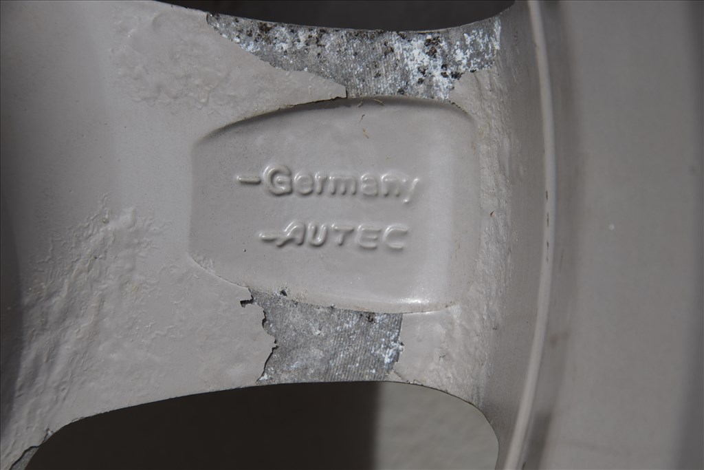  5x112 lyukosztású 15" újszerű Alutec alufelni, rajta 195/65 újszerű Michelin téli gumi  13. kép