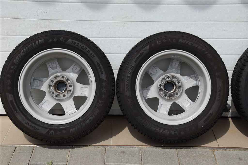  5x112 lyukosztású 15" újszerű Alutec alufelni, rajta 195/65 újszerű Michelin téli gumi  15. kép