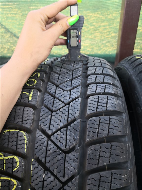 205/50 R17 Pirelli téli gumi 99000ft a 4db/99/ 1. kép